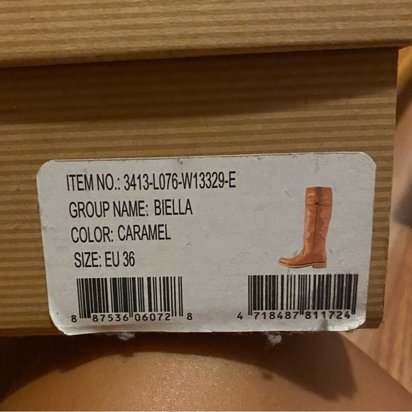 Bussula Leather Boots - Picture 10 of 10